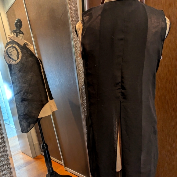 Kenneth Cole Sheer sleeveless top - Picture 3 of 4